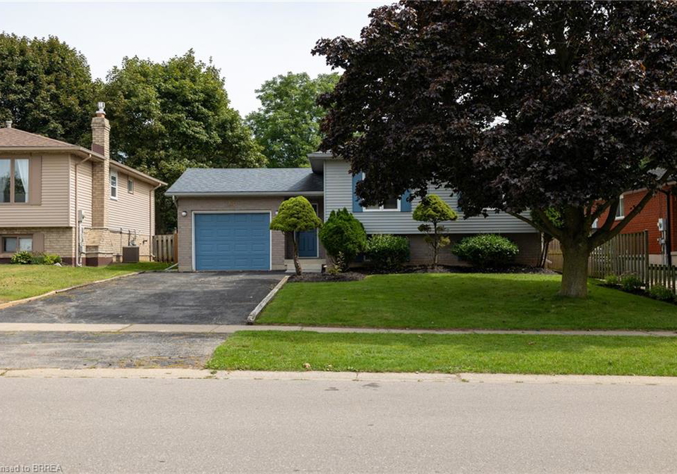 13-forest-drive-paris-ontario-40861522