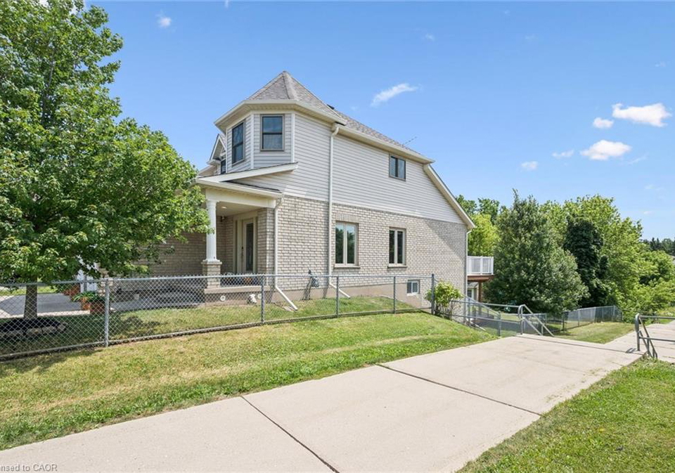426-hidden-creek-drive-kitchener-ontario-40861553