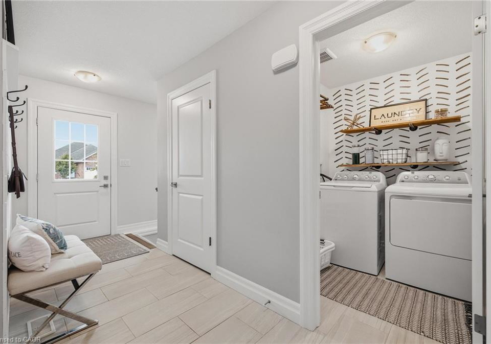 4-parkmeadow-place-listowel-ontario-40861583