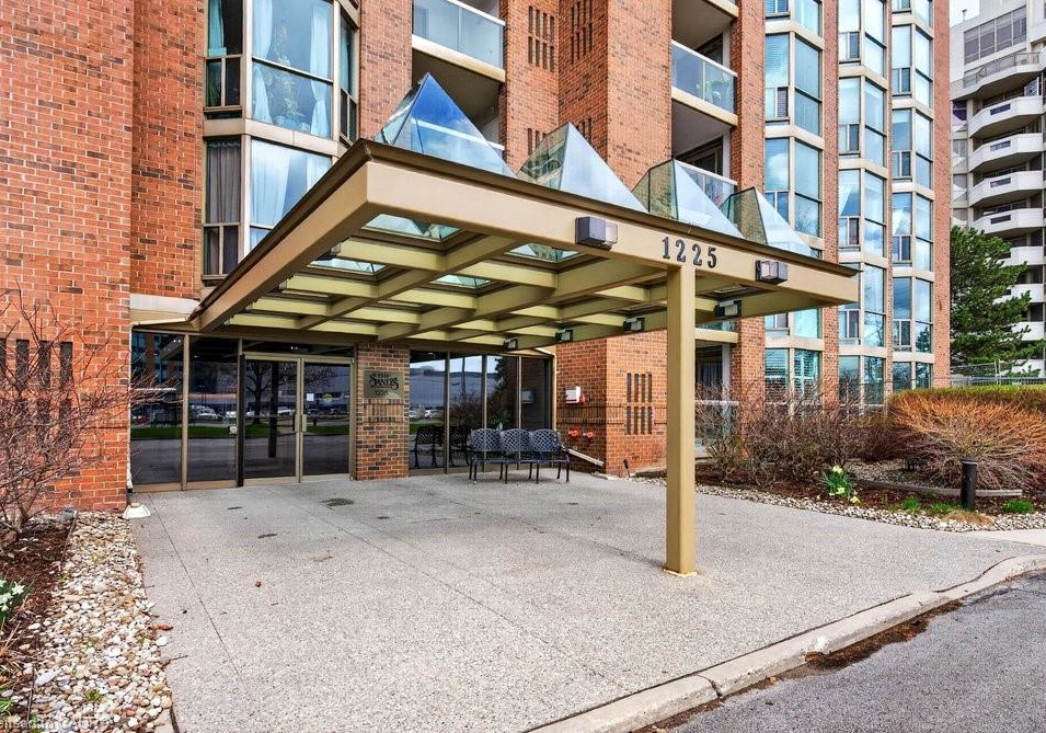 1225-north-shore-boulevard-e-burlington-ontario-40861698