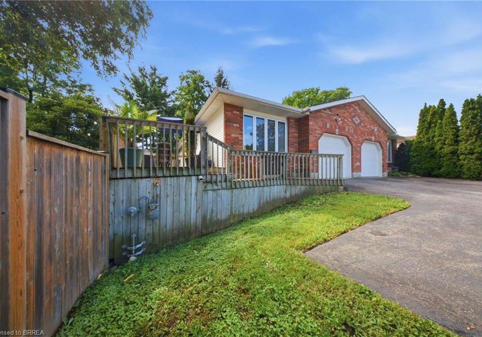 11-dundas-street-w-paris-ontario-40861699