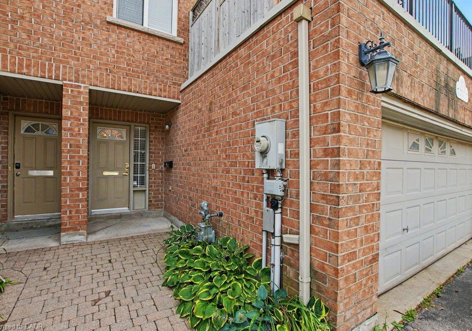 23-grosvenor-lane-cambridge-ontario-40861703