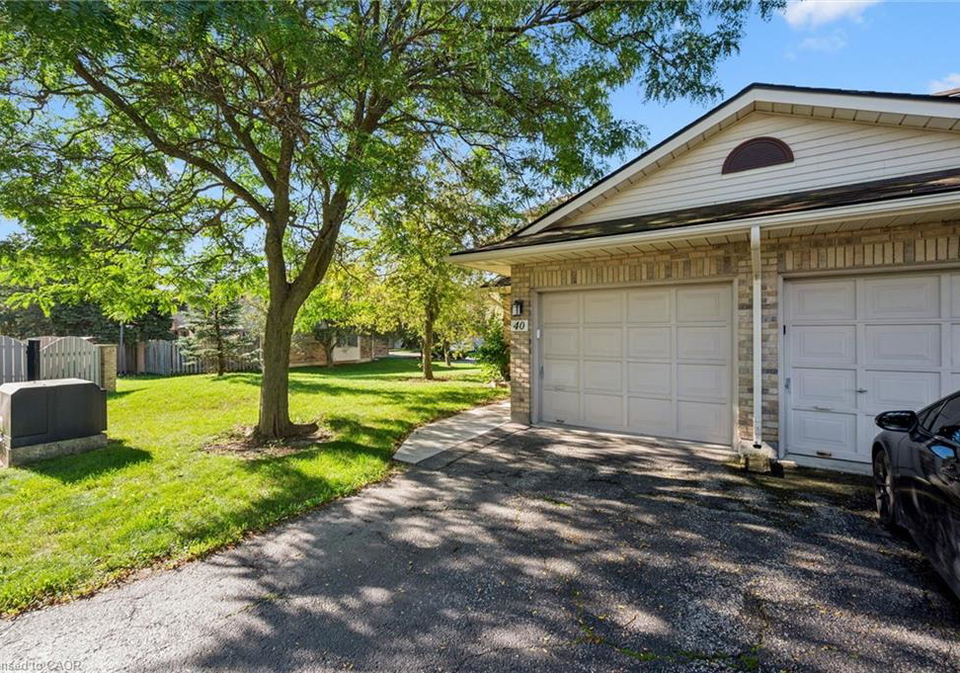 375-kingscourt-drive-waterloo-ontario-40861712