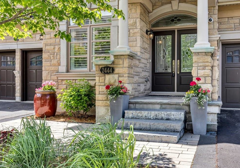 2444-chateau-common-oakville-ontario-40861748