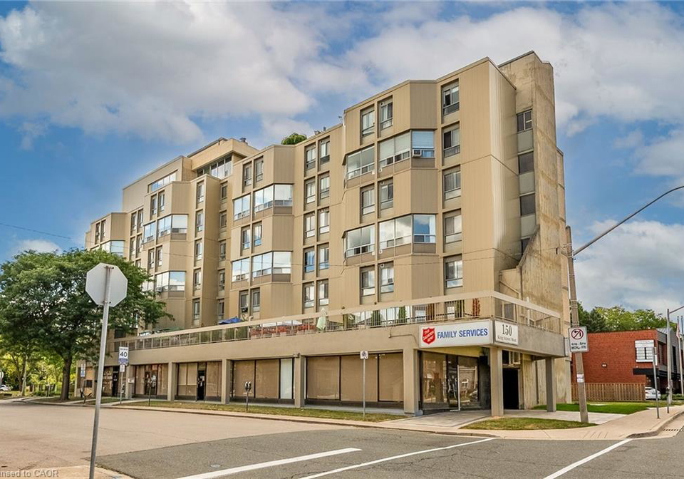 10-john-street-w-dundas-ontario-40861760