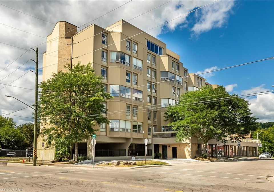 10-john-street-w-dundas-ontario-40861760