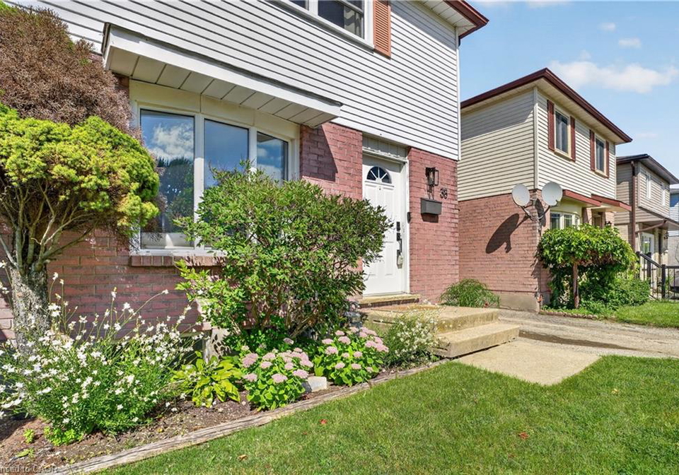 38-meadow-woods-crescent-kitchener-ontario-40861949
