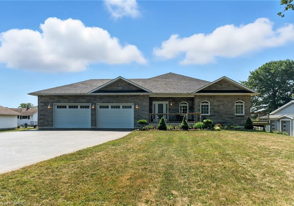 1026-front-road-st-williams-ontario-40861993