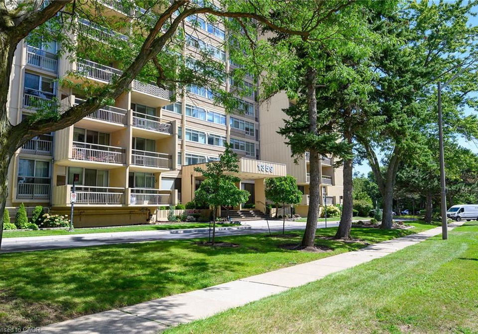 1359-white-oaks-boulevard-oakville-ontario-40861995