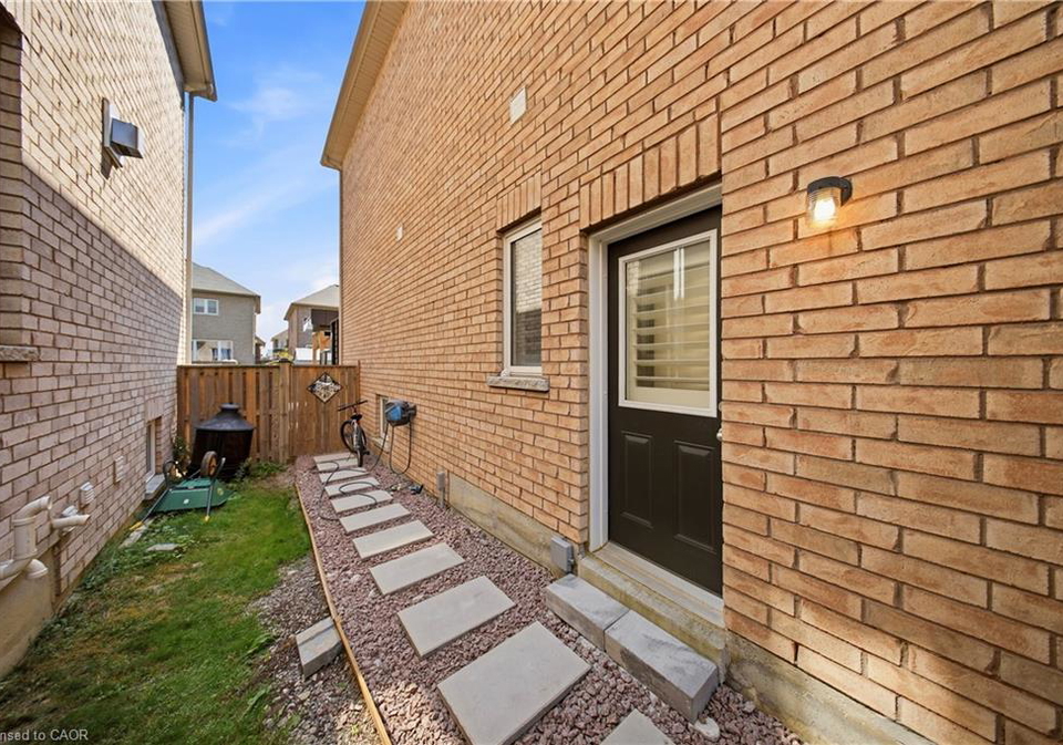 114-chaumont-drive-stoney-creek-ontario-40861996