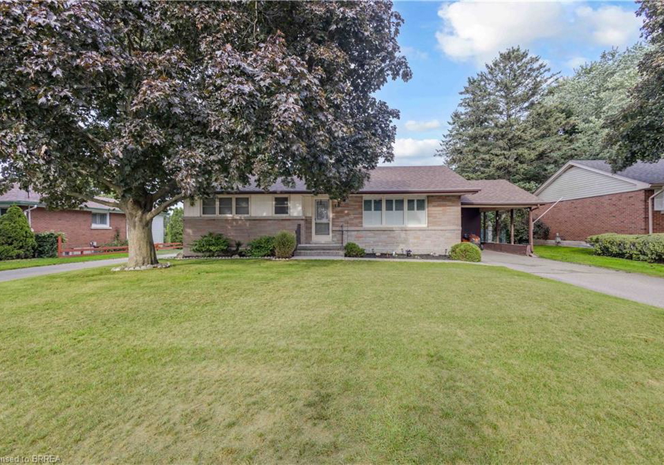 18-kingsmount-crescent-brantford-ontario-40862050
