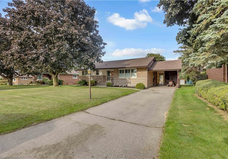 18-kingsmount-crescent-brantford-ontario-40862050