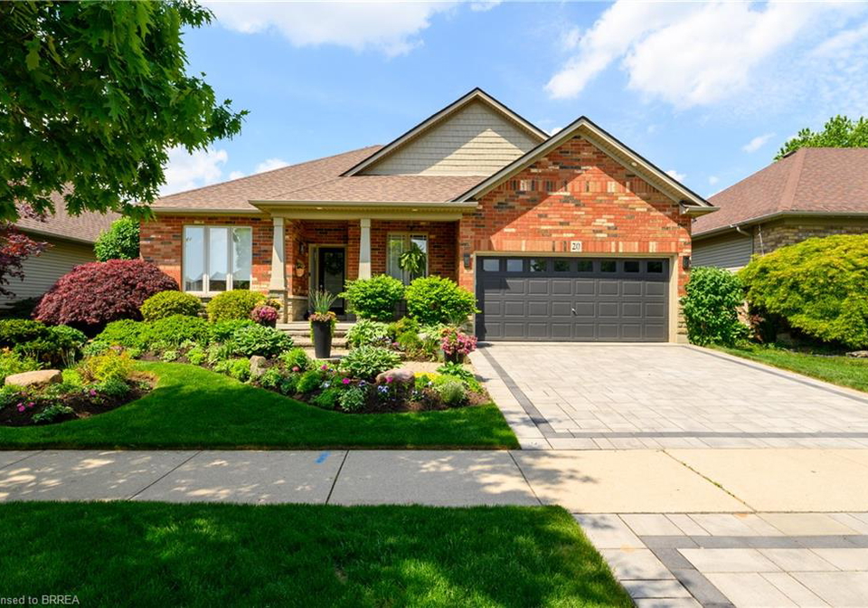 20-cardinal-lane-paris-ontario-40862065