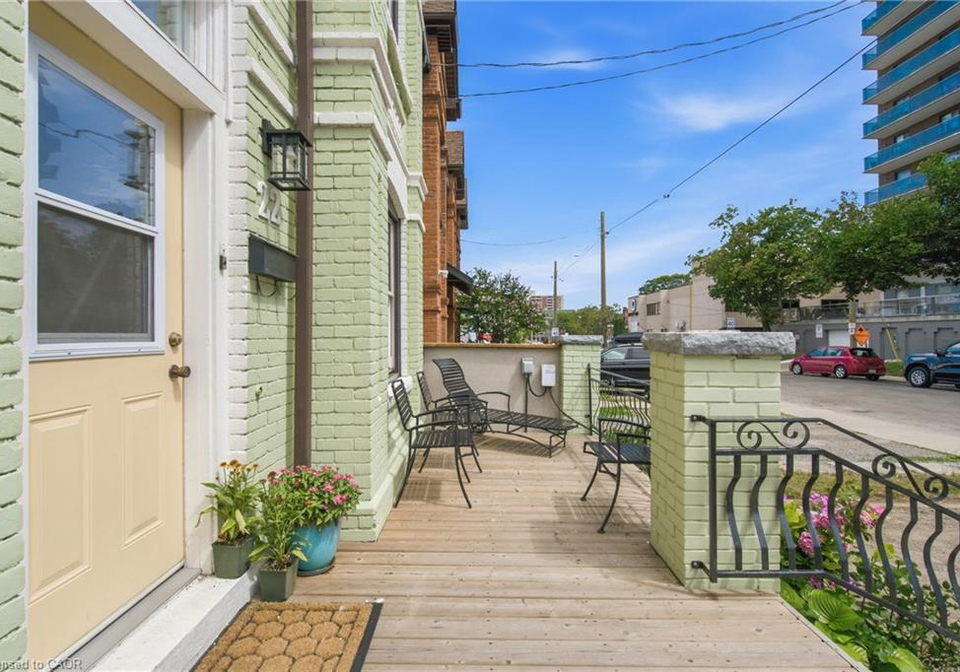 22-spring-street-hamilton-ontario-40862189