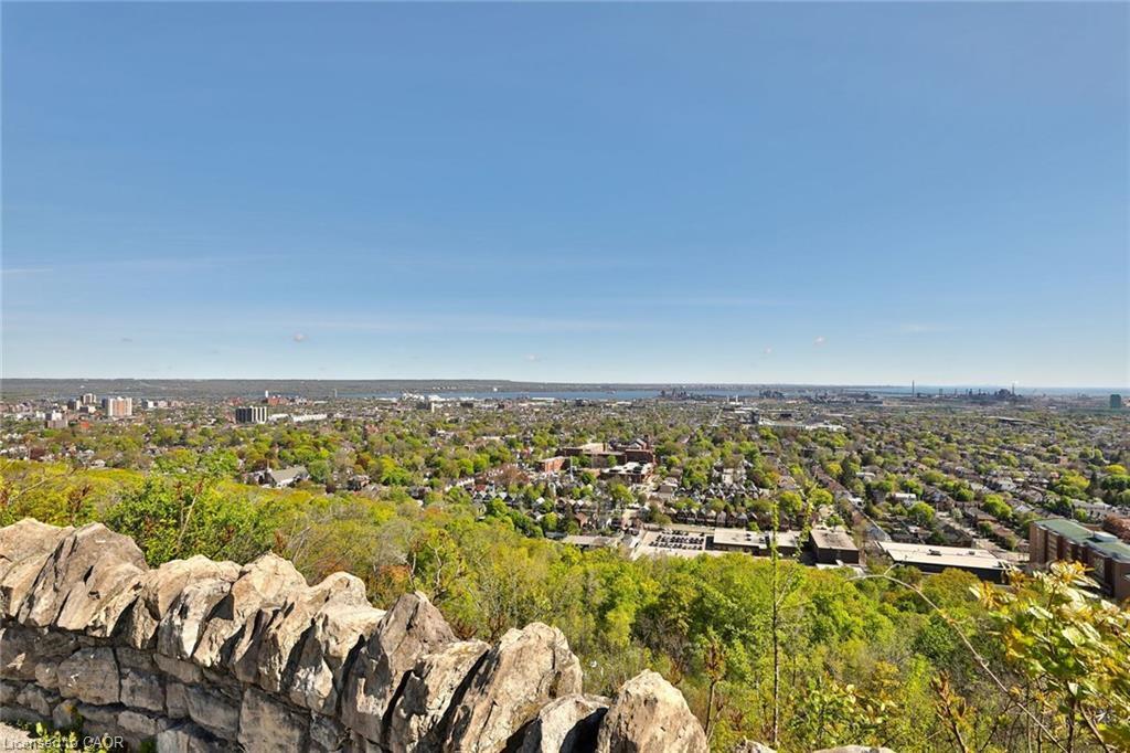 5-east-36th-street-hamilton-ontario-40862205
