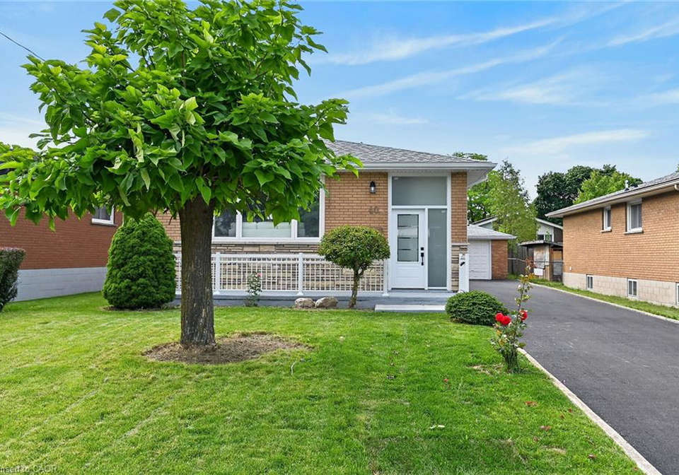 40-purdy-crescent-hamilton-ontario-40862382