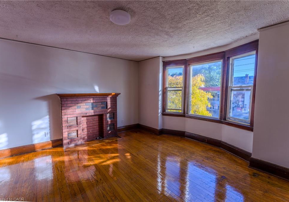 1369-main-street-e-hamilton-ontario-40862403