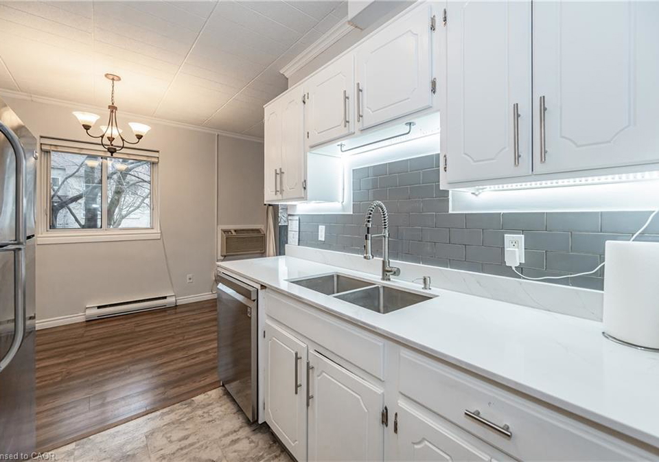 29-west-avenue-w-kitchener-ontario-40862436
