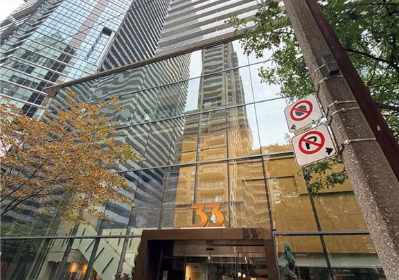 33-charles-street-e-toronto-ontario-40862455