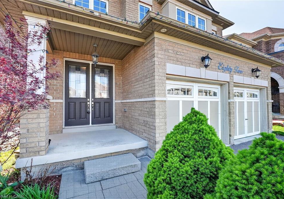 82-chaumont-drive-stoney-creek-ontario-40862513