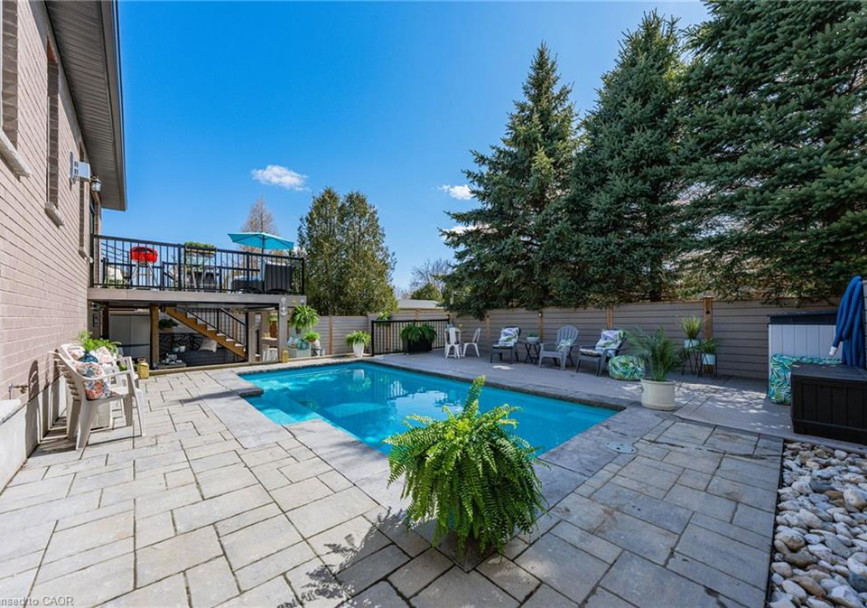 57-cutting-drive-elora-ontario-40862541