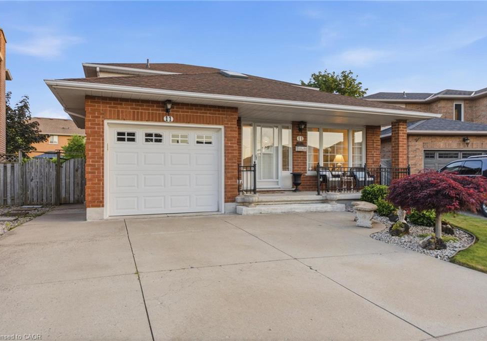 11-gabriele-court-hamilton-ontario-40862567