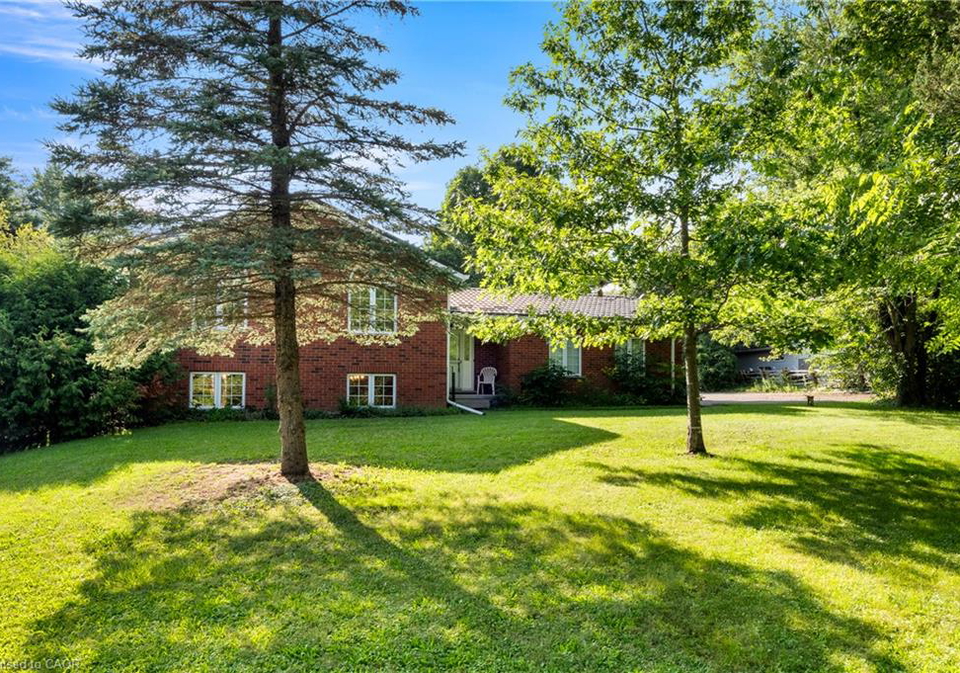4452-sideroad-20-road-n-centre-wellington-ontario-40862753