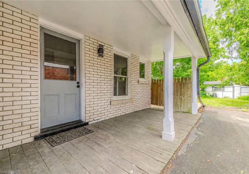 18-oak-street-cambridge-ontario-40862789