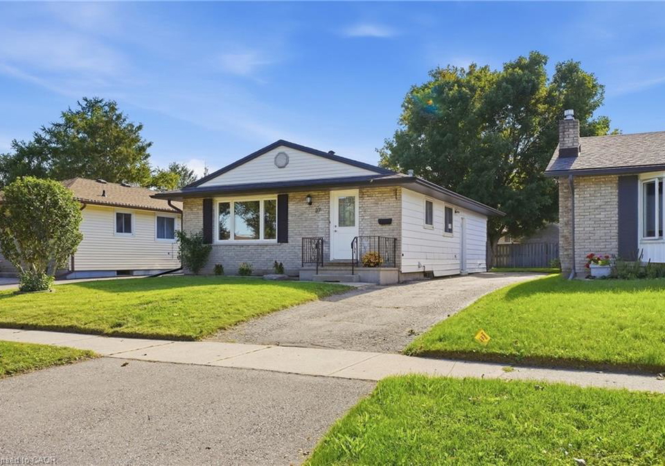 27-appalachian-crescent-kitchener-ontario-40862802
