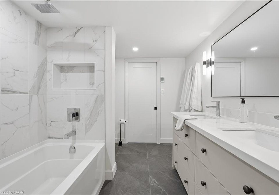 6-mccammon-street-paris-ontario-40862809