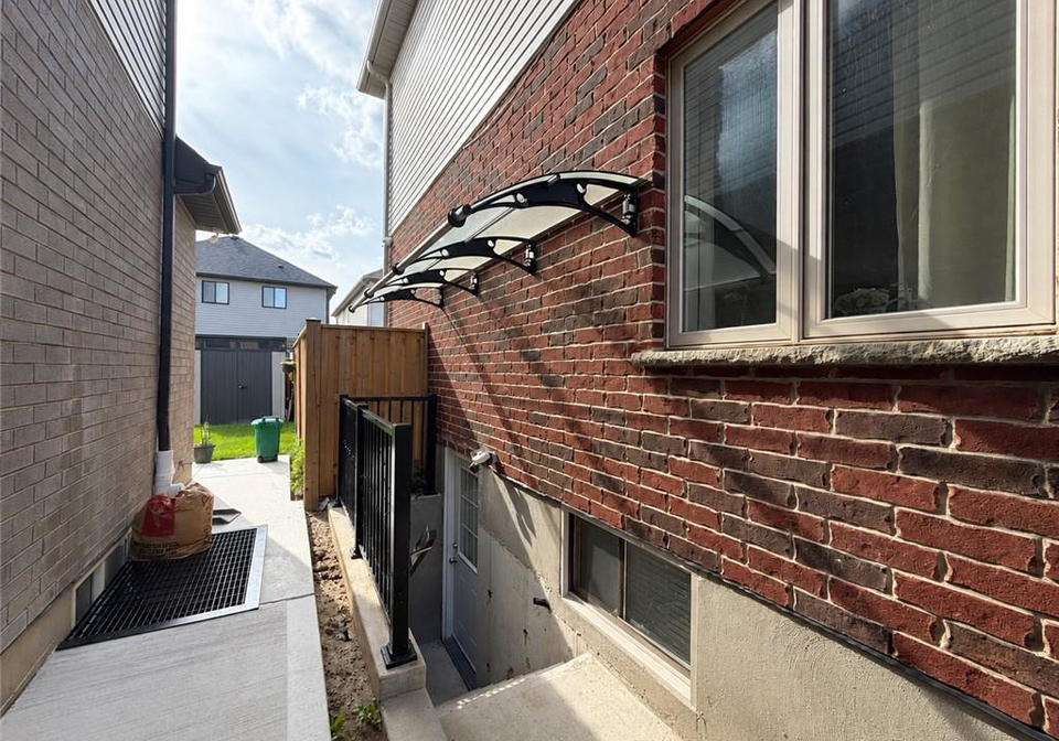 18-spachman-street-kitchener-ontario-40862826
