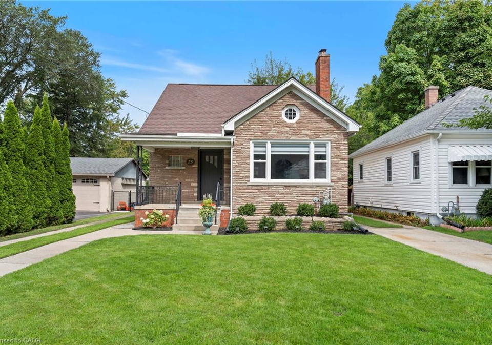 25-mc-call-street-simcoe-ontario-40862840