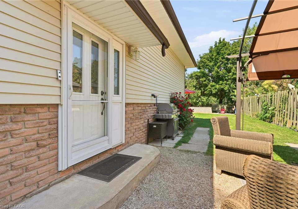 3-glengrove-avenue-grimsby-ontario-40862874