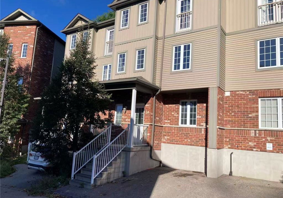 55-mooregate-crescent-kitchener-ontario-40862883