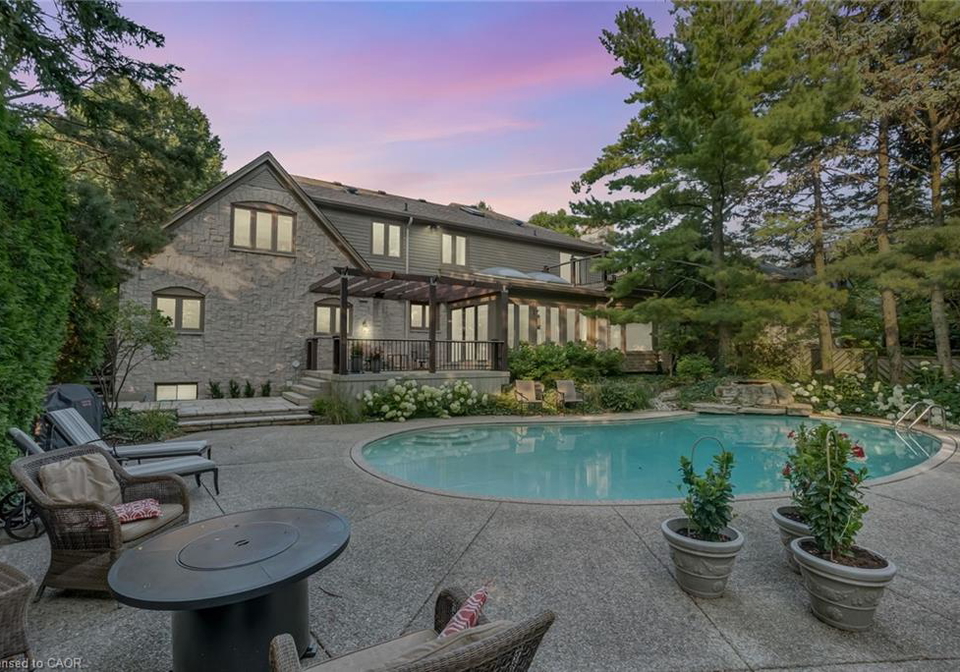 9-flanders-drive-waterdown-ontario-40862942