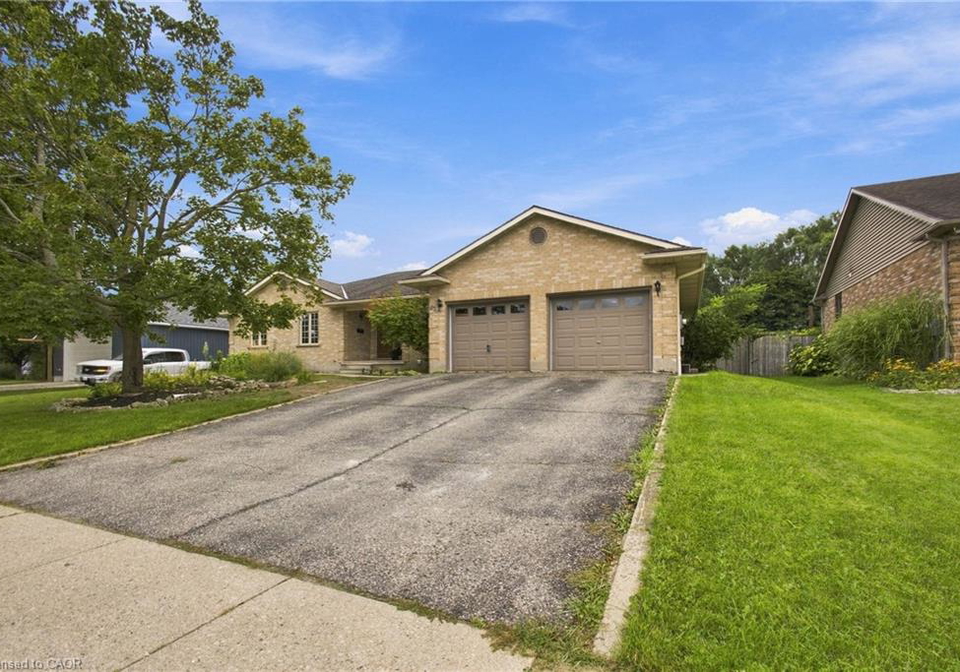 63-oakridge-avenue-innerkip-ontario-40862948