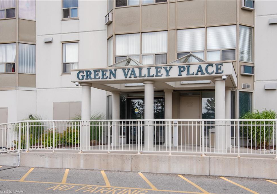 35-green-valley-drive-kitchener-ontario-40862977