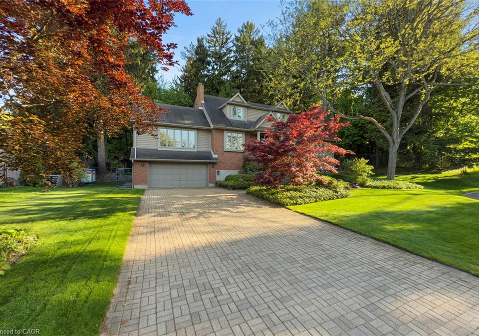 18-stonegate-drive-hamilton-ontario-40863019