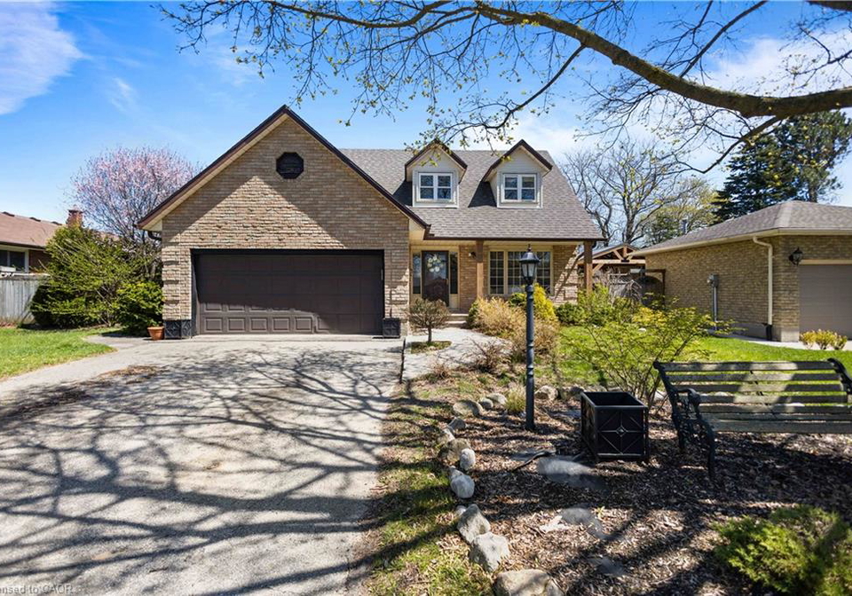 10-atwood-crescent-simcoe-ontario-40863088