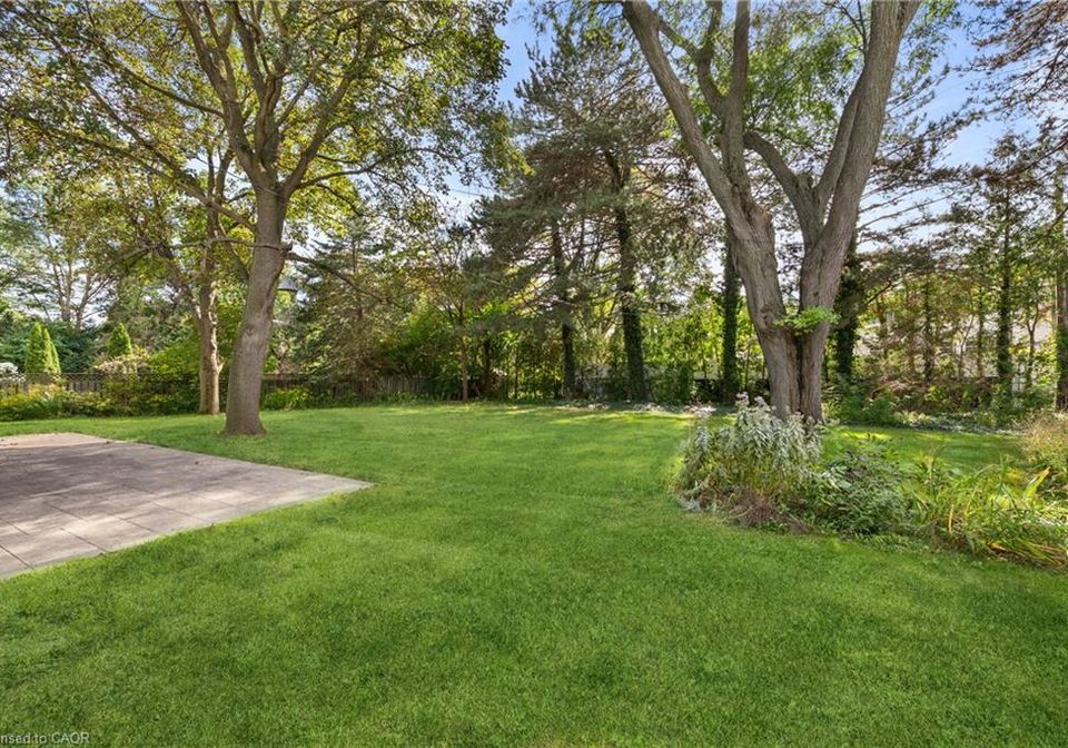 24-valloncliffe-road-thornhill-ontario-40863107