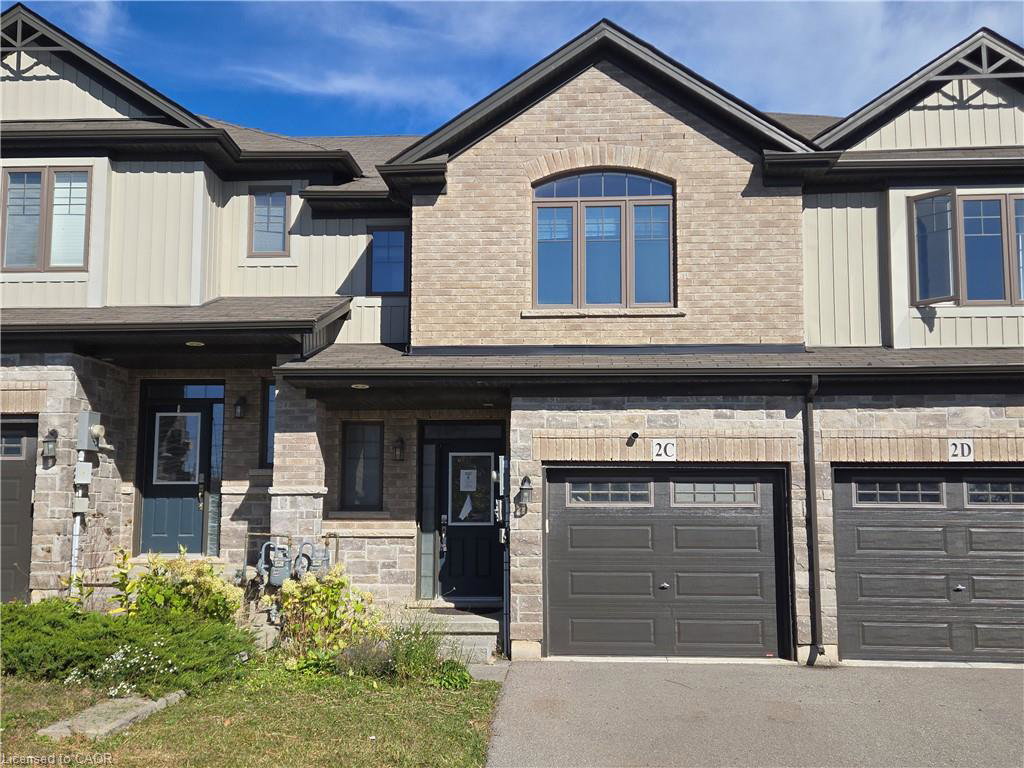 2c-vic-chambers-place-paris-ontario-40863209