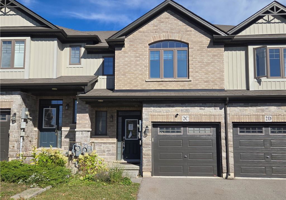 2c-vic-chambers-place-paris-ontario-40863209