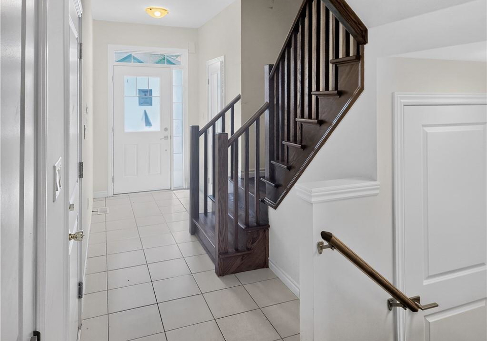 2c-vic-chambers-place-paris-ontario-40863209