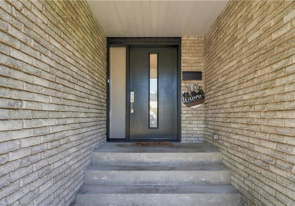 2390-sinclair-circle-burlington-ontario-40863224