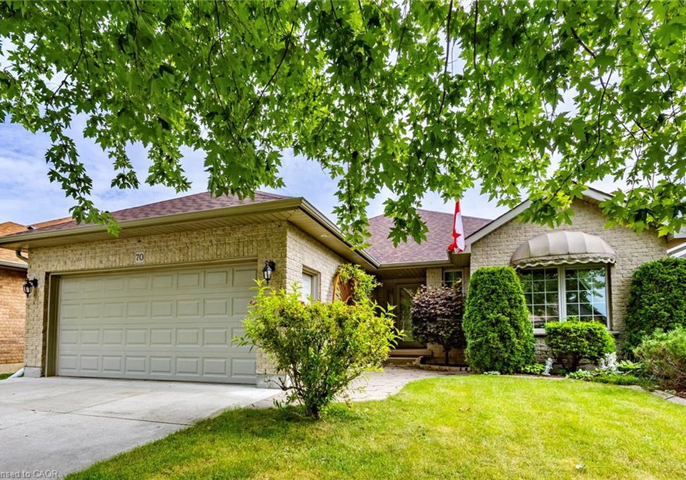 70-sparrow-way-port-dover-ontario-40863292
