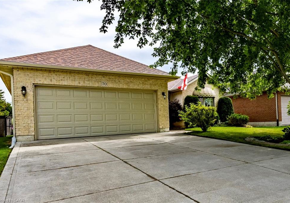 70-sparrow-way-port-dover-ontario-40863292