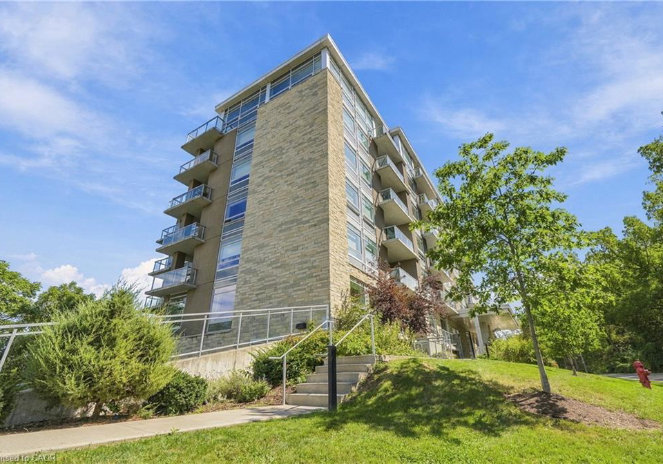 455-charlton-avenue-e-hamilton-ontario-40863317