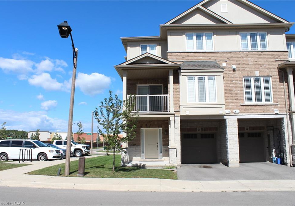 24-aquarius-crescent-hannon-ontario-40863336