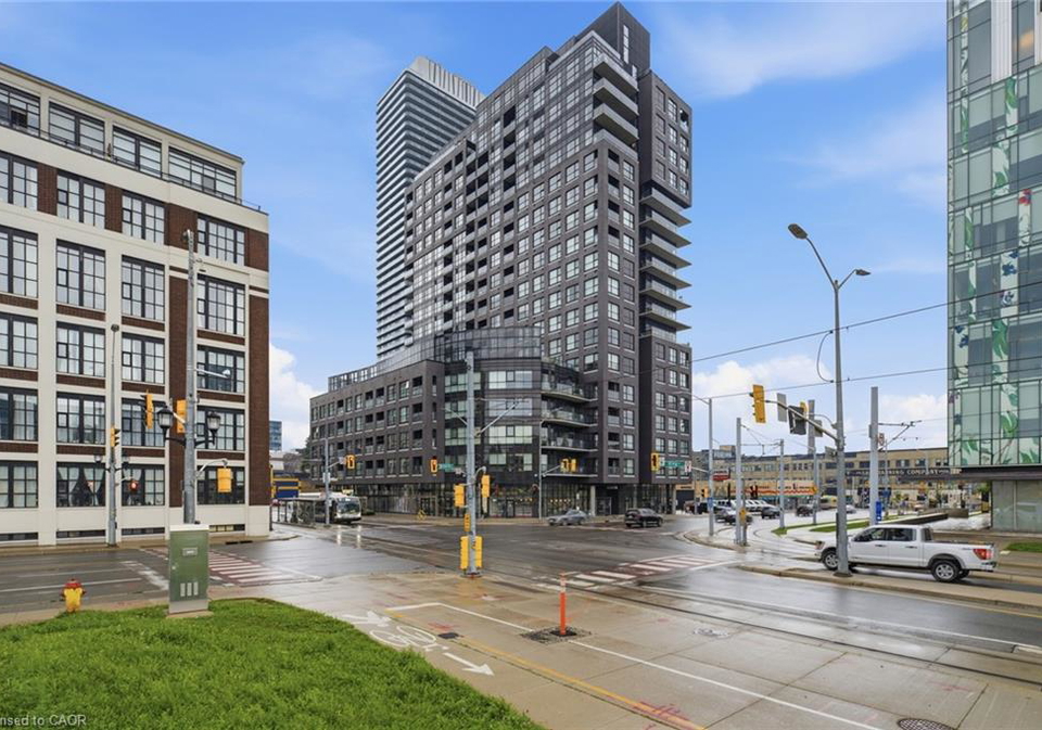 1-victoria-street-kitchener-ontario-40863342