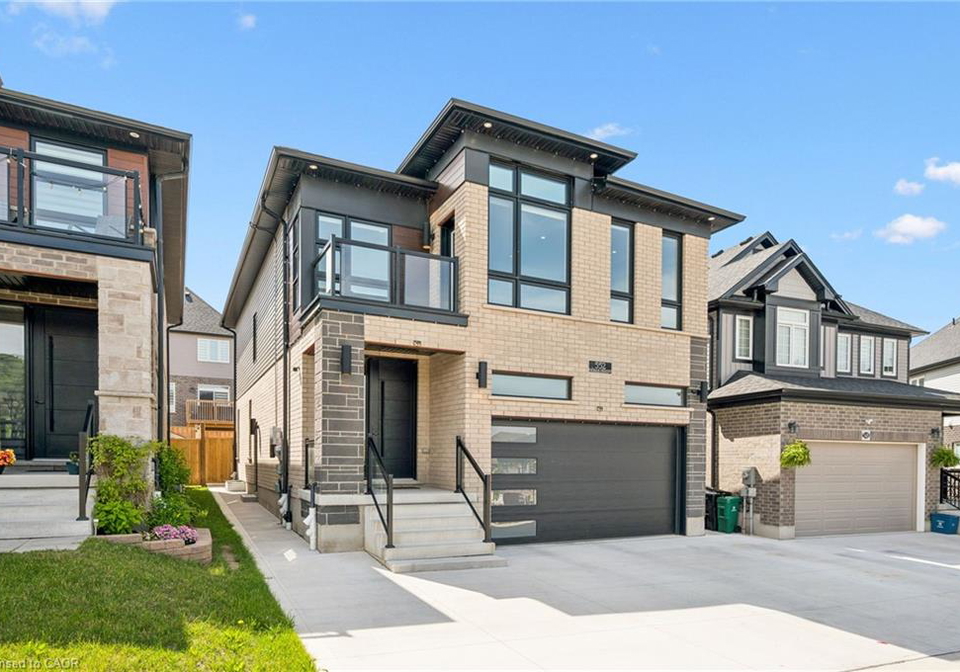 552-nathalie-crescent-kitchener-ontario-40863351